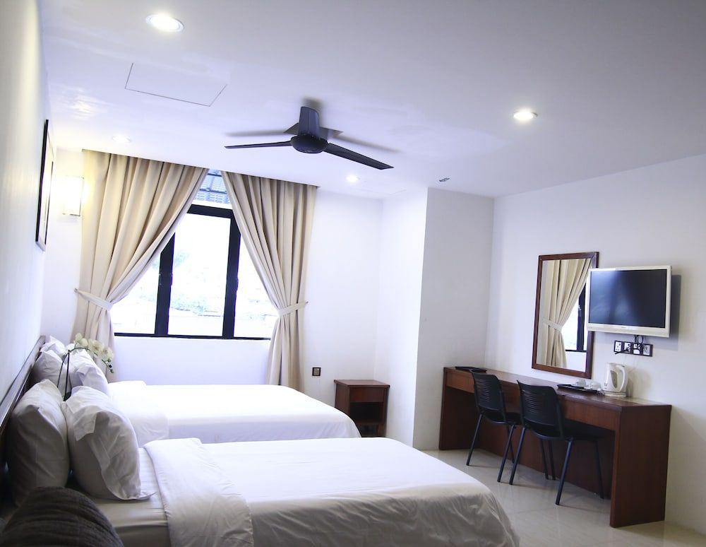 AG Hotel Penang Family Room with Sofa 2