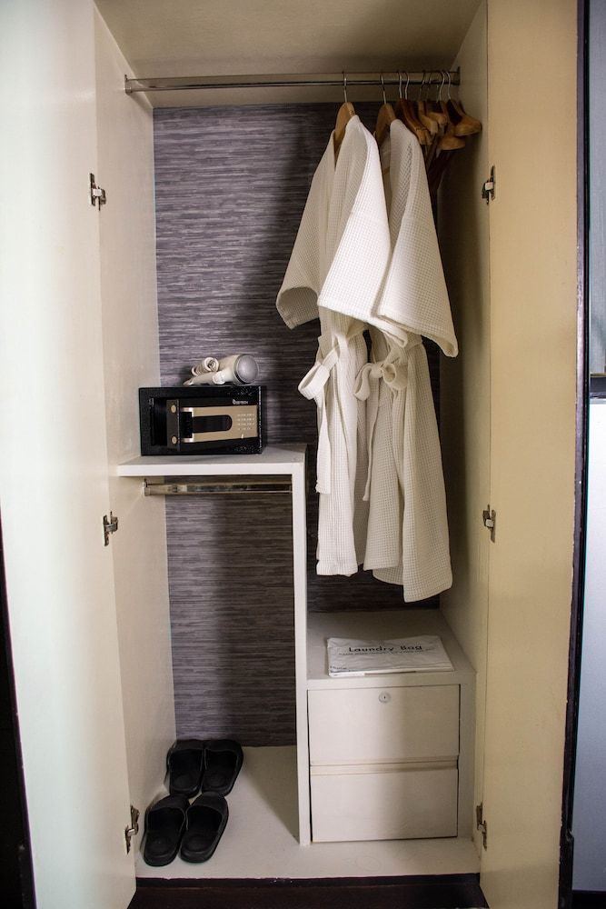 Chor Cher - The Luxury Green Hotel Deluxe Double Room 8