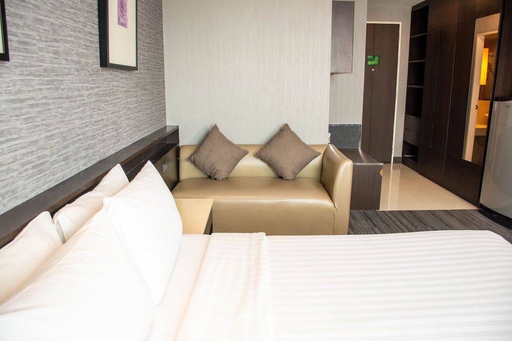 Chor Cher - The Luxury Green Hotel Deluxe Double Room 3