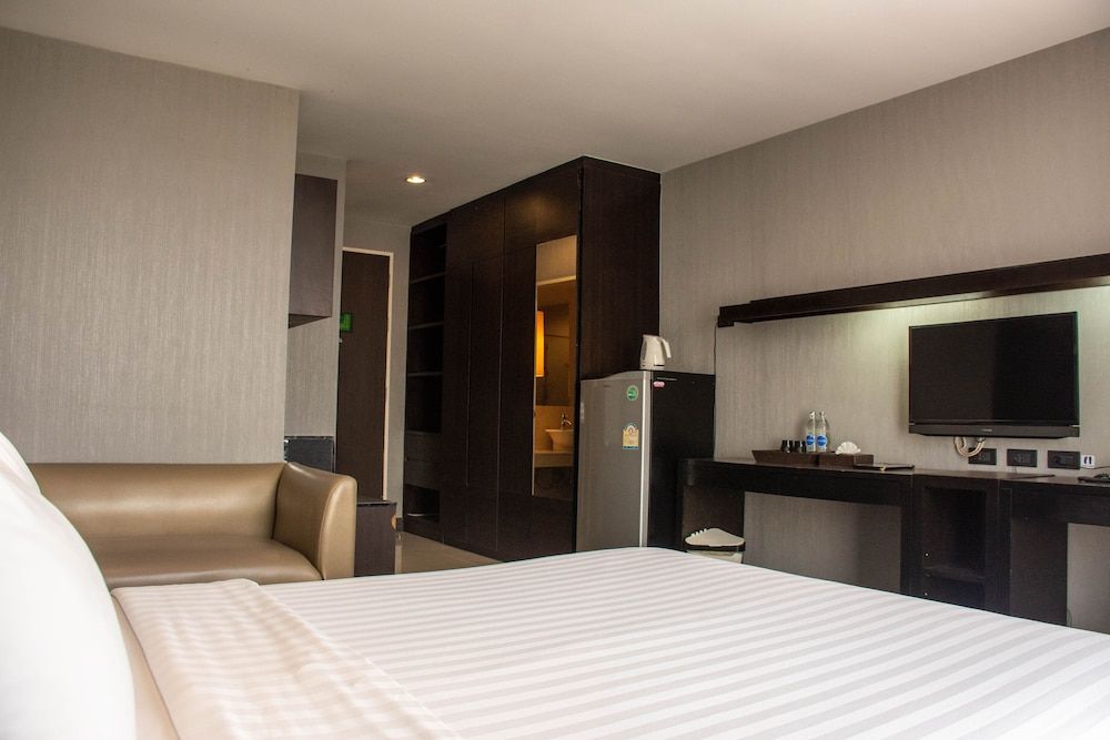 Chor Cher - The Luxury Green Hotel Deluxe Double Room 6