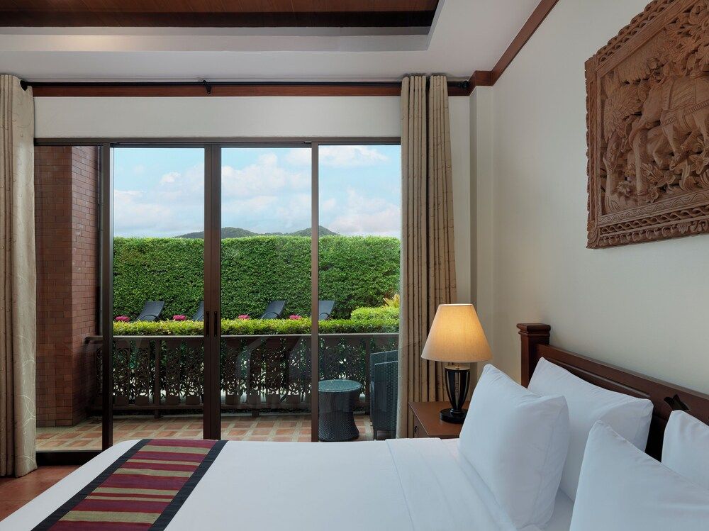 Sun Hill Hotel Patong Deluxe Double or Twin Room, Pool View 5