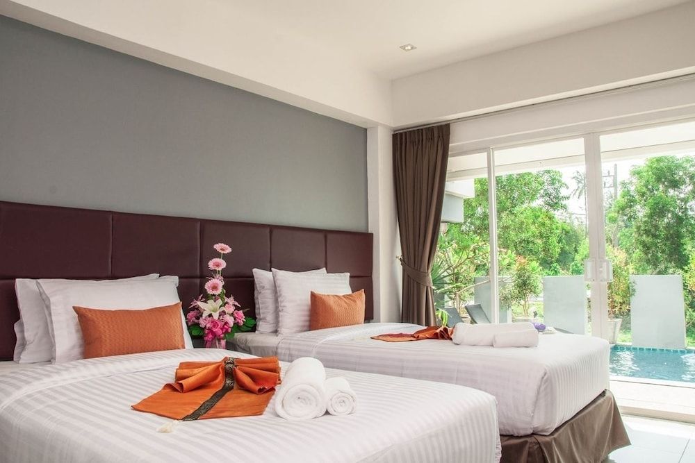 Amin Resort Deluxe Room, Pool View