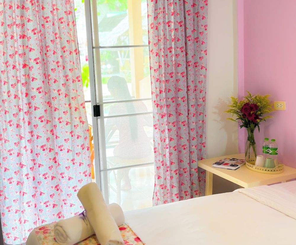 Les Fleurs Standard Room 16