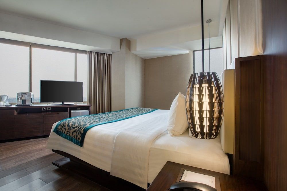 Hotel Santika Premiere Bintaro Premier Suite, 1 King Bed 3