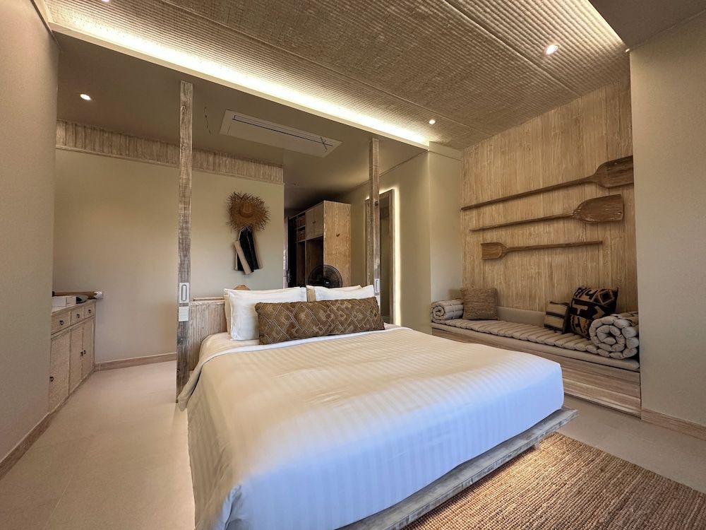 Phangan Bayshore Resort Deluxe Premium Double Room 2