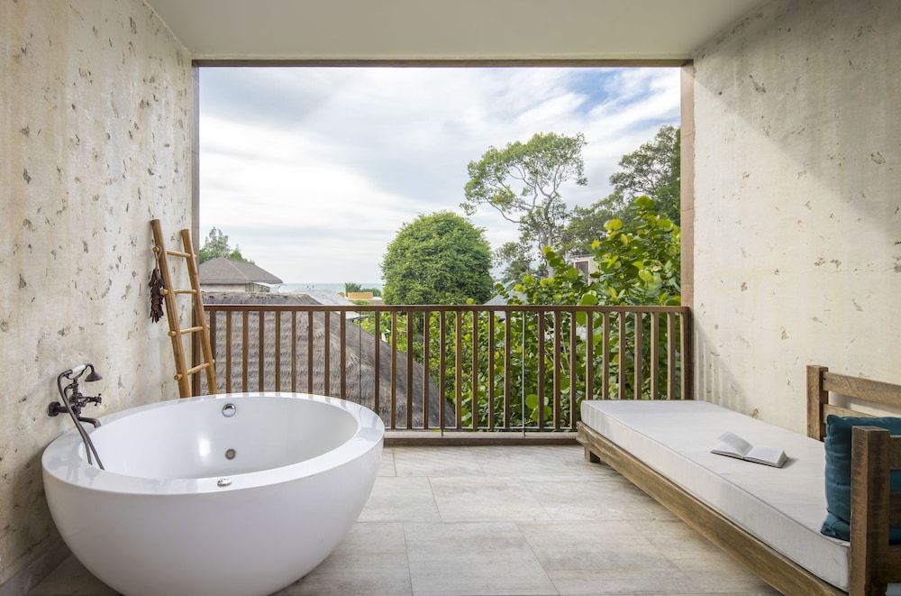 U Pattaya Superior Seaview Jacuzzi (24 Hours Use of Room) 7