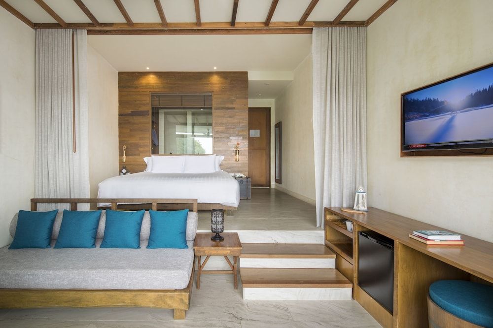 U Pattaya Superior Seaview Jacuzzi (24 Hours Use of Room) 4