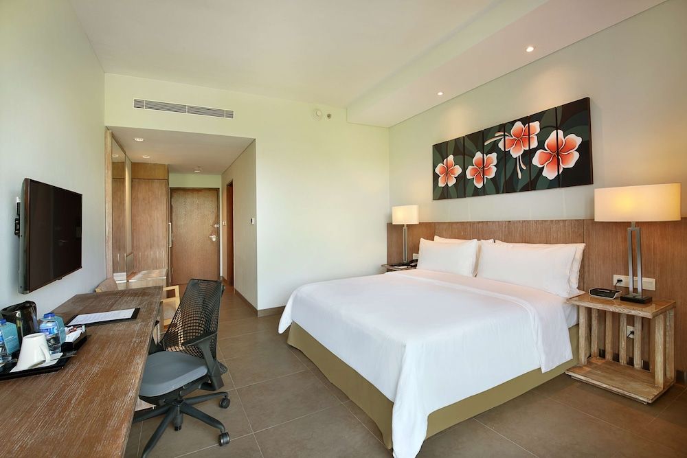 Room, 1 King Bed, Pool View