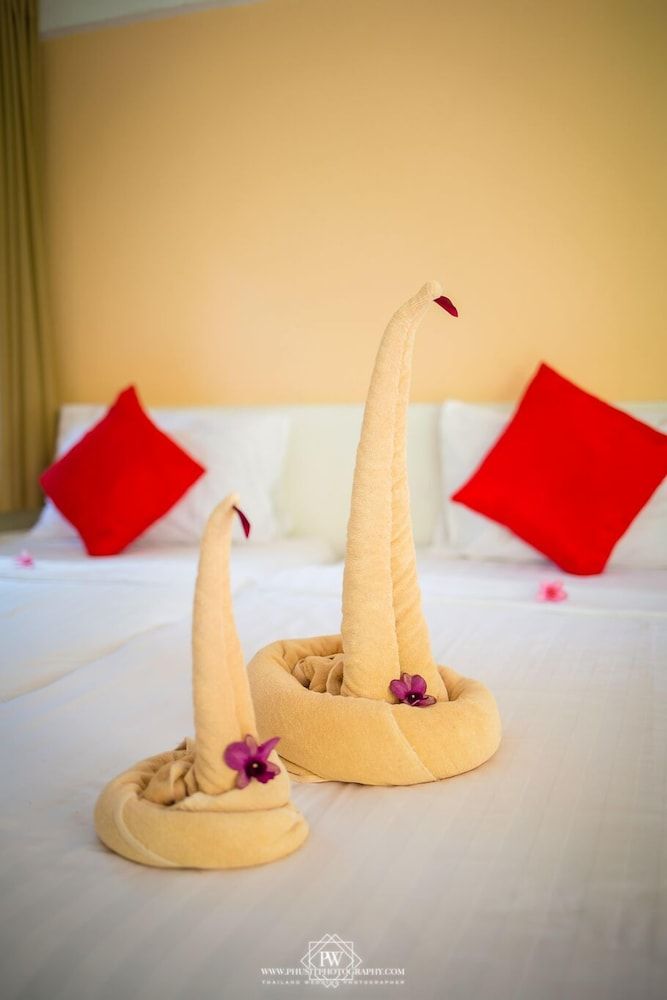 Flora I Talay Back Garden Bungalow 9