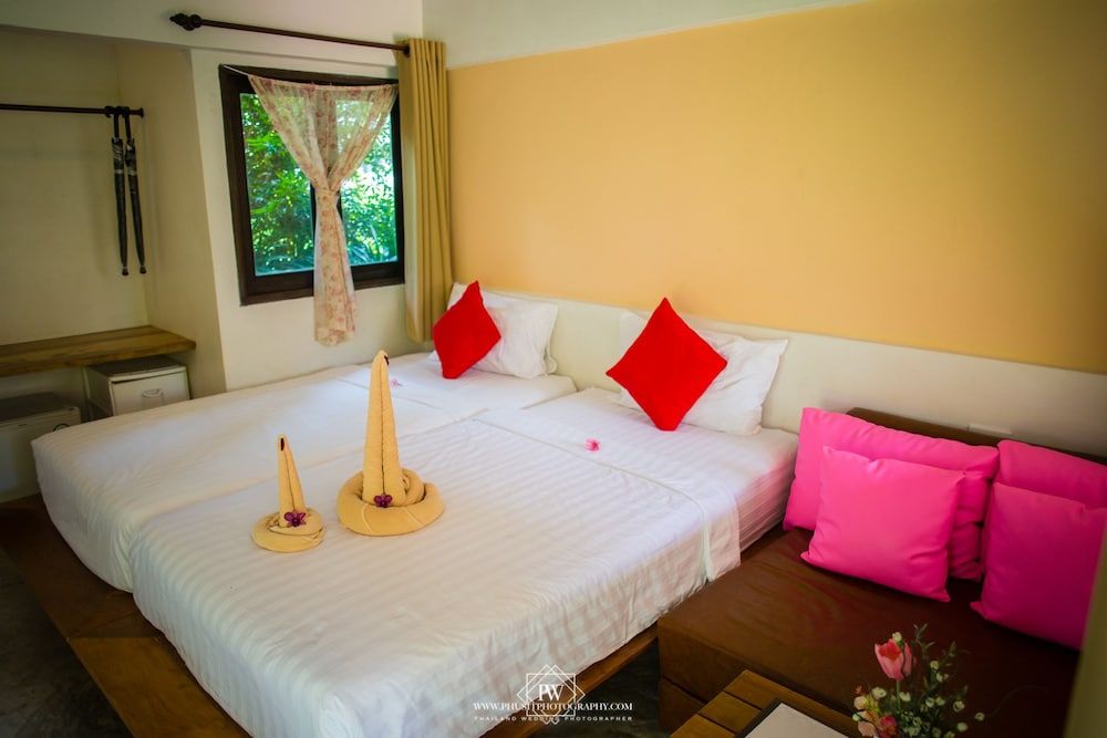 Flora I Talay Back Garden Bungalow 3