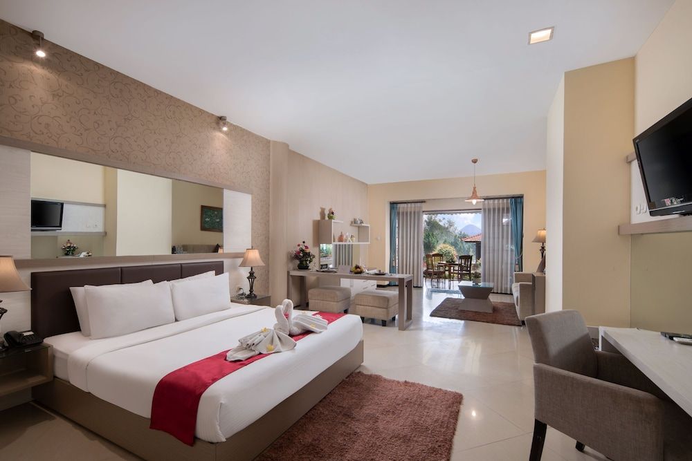 Royal Hotel and Villa Trawas