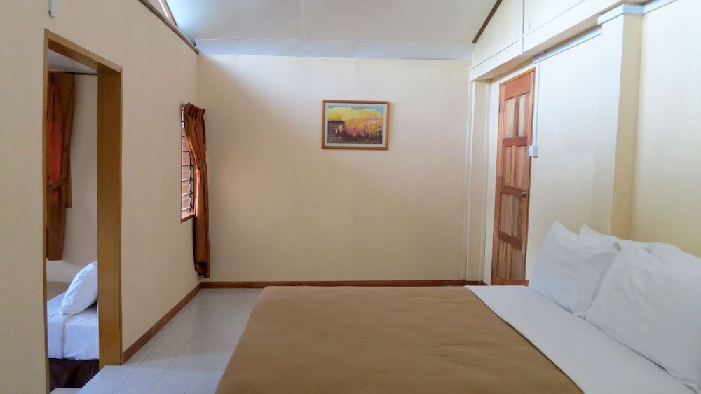 Mile 36 Lodge Union Room, Garden View 6