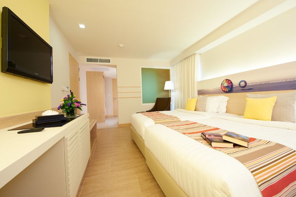 undefined Pattaya Sea View Hotel 10