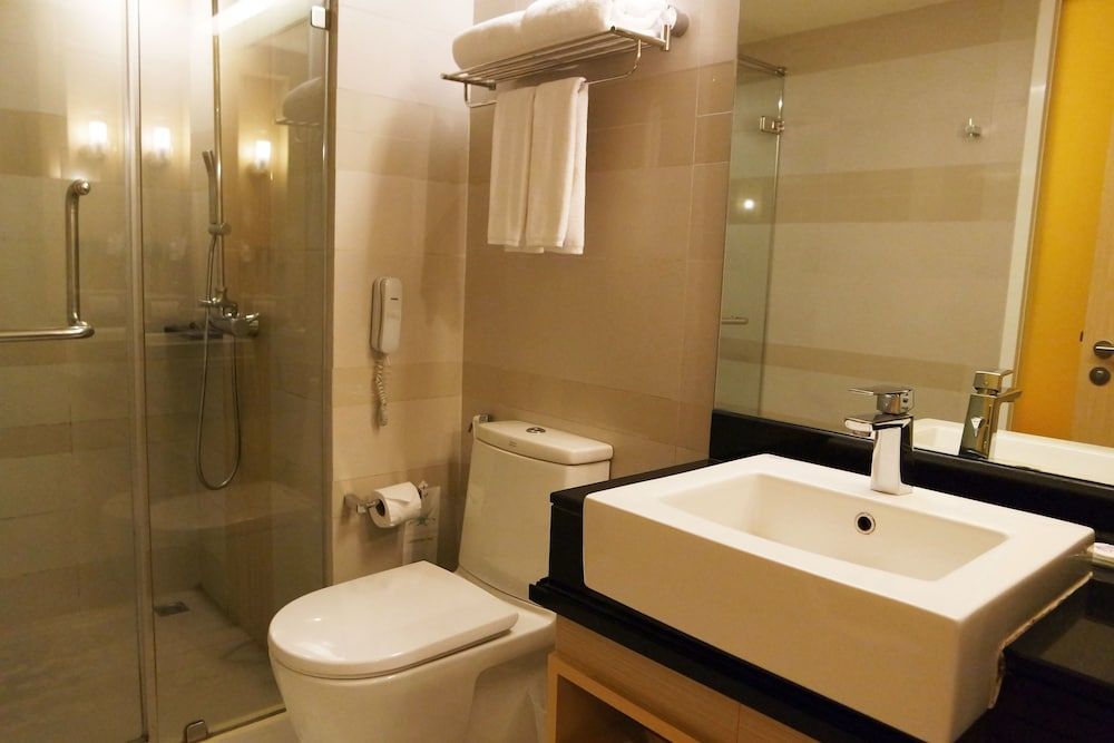 Pattaya Sea View Hotel Deluxe Double Room, City View 11