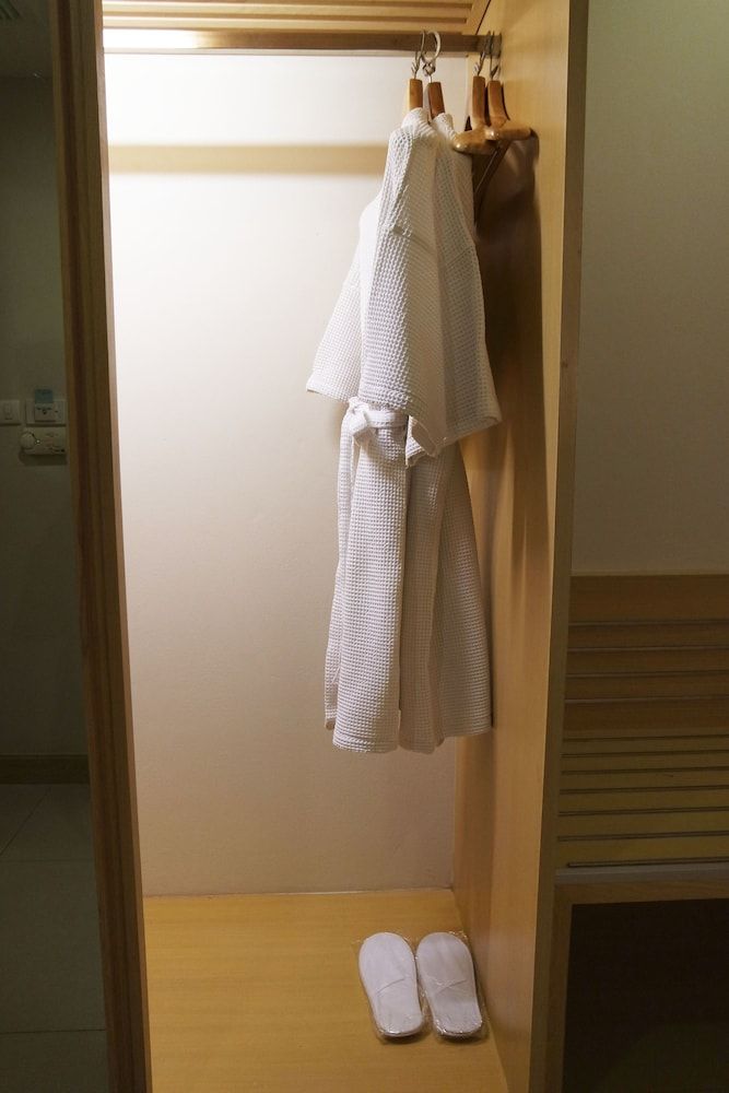 Pattaya Sea View Hotel Deluxe Double Room, City View 14