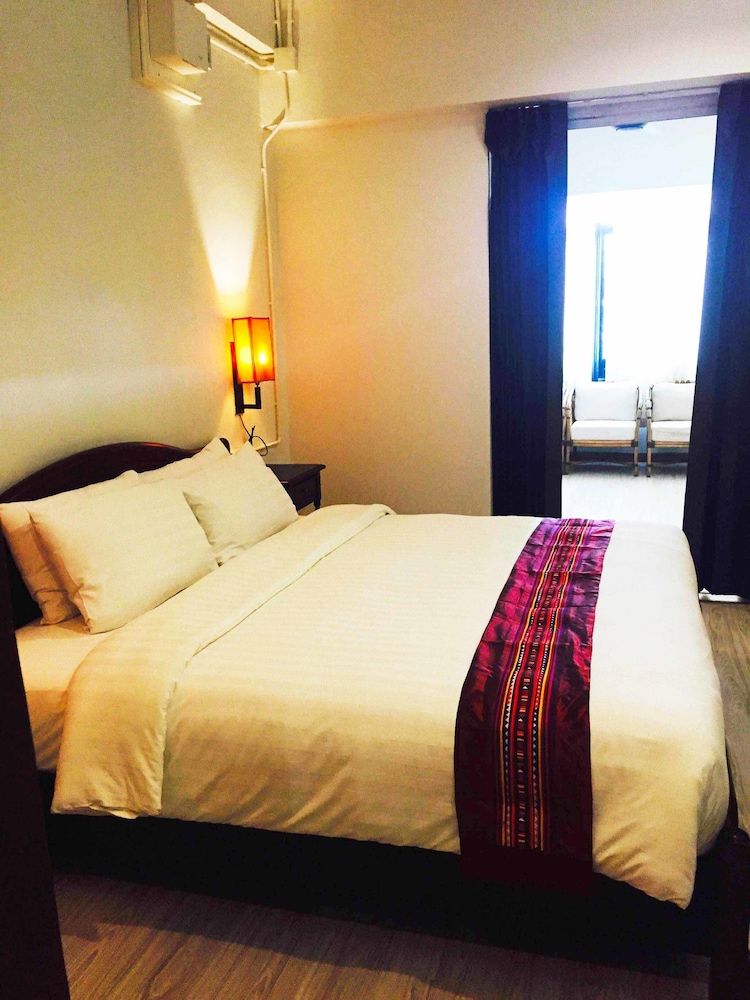 99 The Gallery Hotel Family Room 5