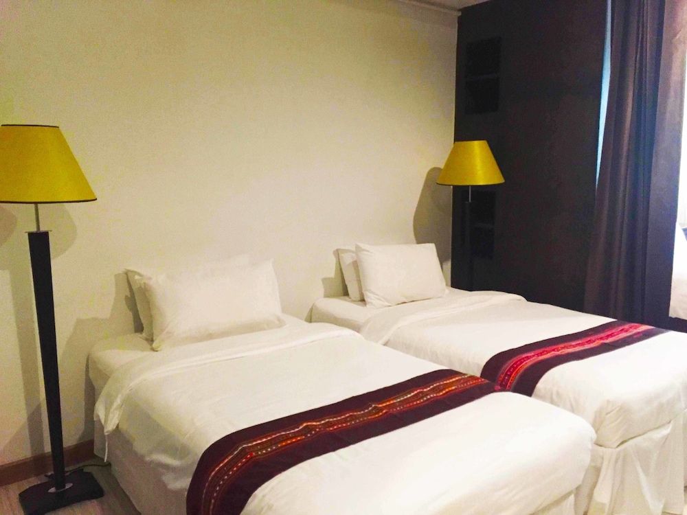 99 The Gallery Hotel Family Room 6