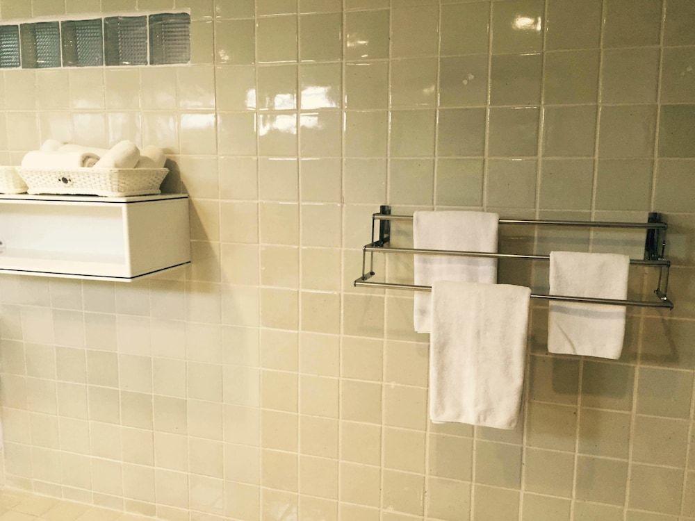 99 The Gallery Hotel Family Room 14