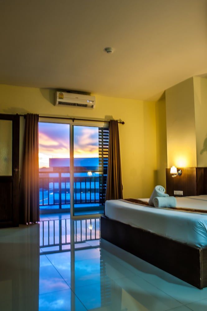 undefined Airport Resident 2 2