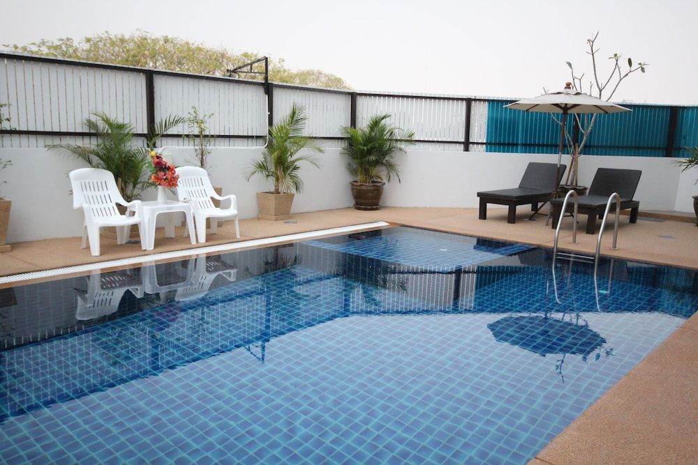 undefined Airport Resident 2 8