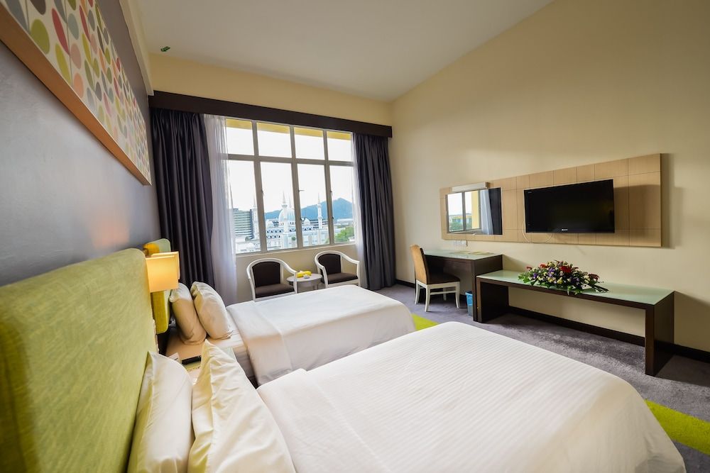 Mega View Hotel Kuantan Executive Twin Room 3