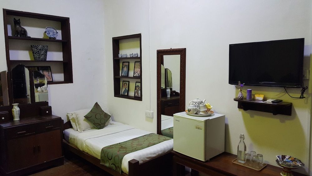 Economy Quadruple Room, Multiple Beds, Non Smoking