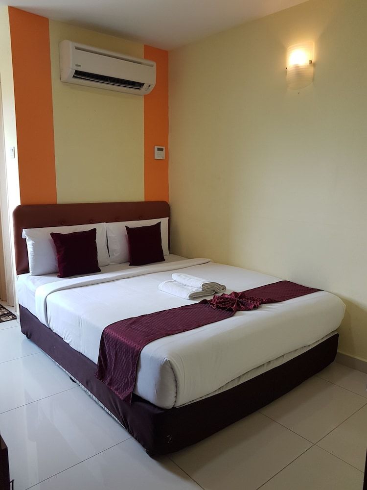 Sun Inns Hotel Bandar Puchong Utama Deluxe Queen Room with Window 3
