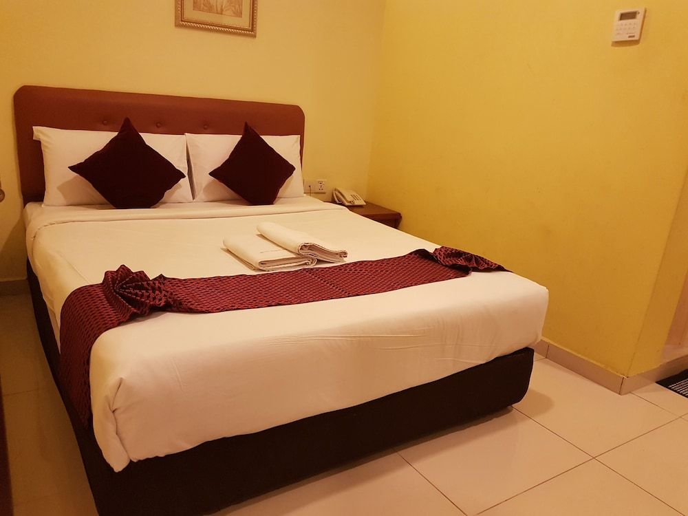 Sun Inns Hotel Bandar Puchong Utama Deluxe Queen Room without Window 2