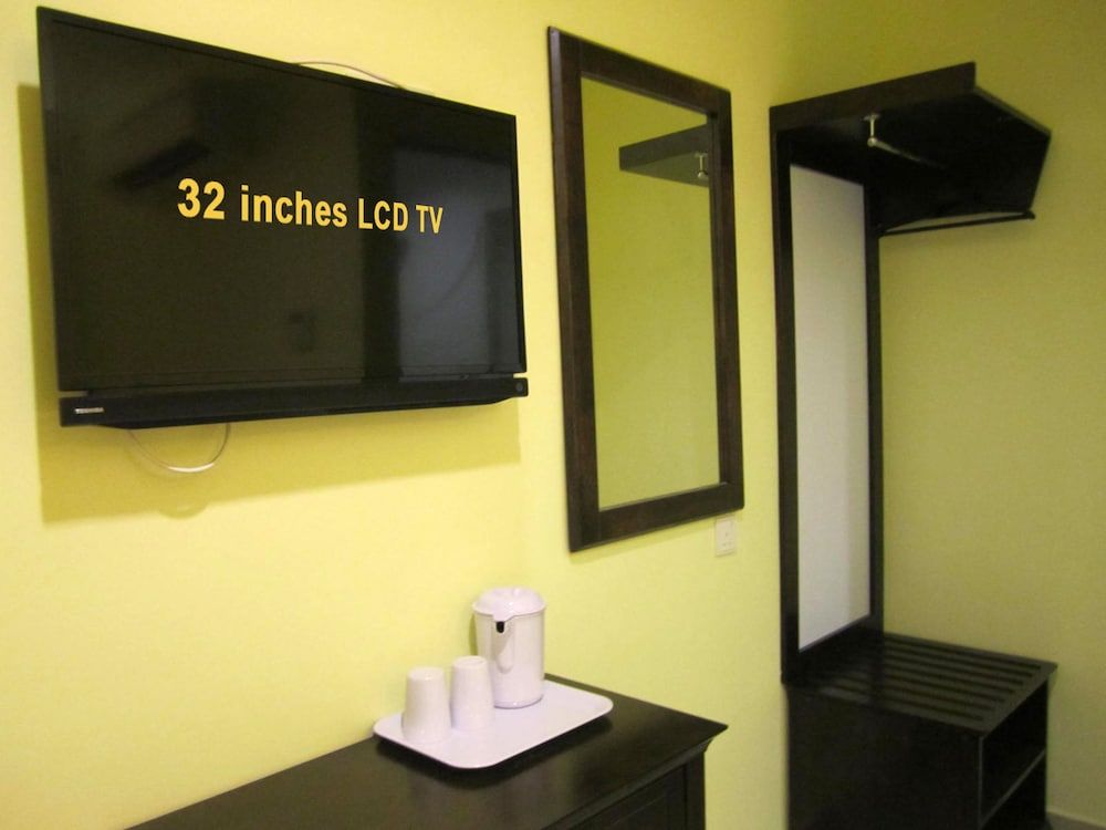 Sun Inns Hotel Bandar Puchong Utama Deluxe Queen Room with Window 6