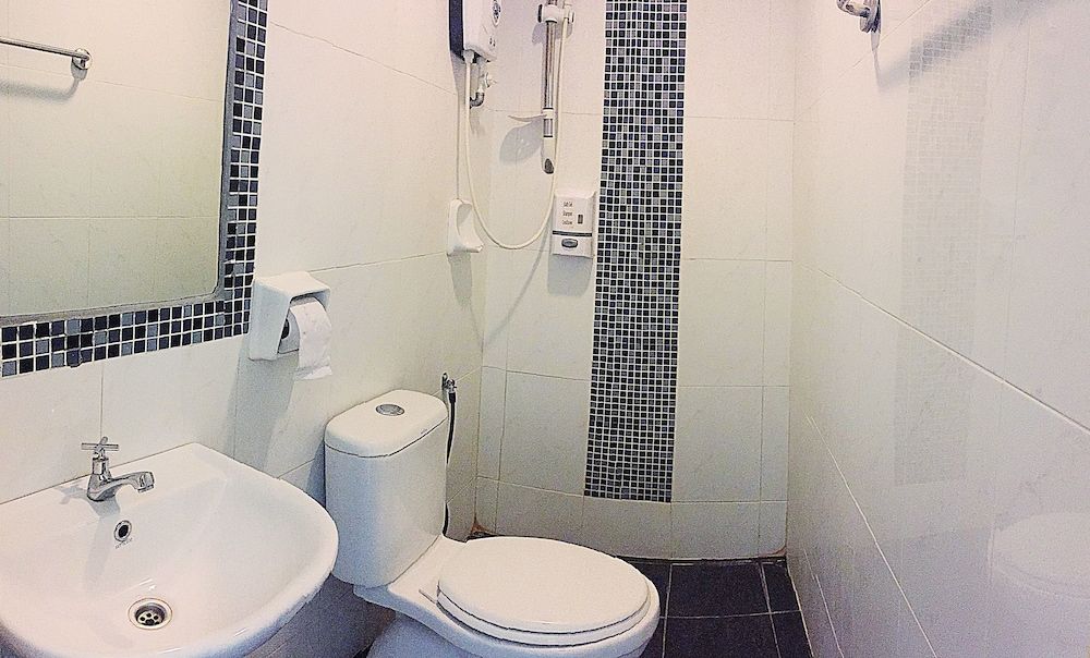 Sun Inns Hotel Bandar Puchong Utama Deluxe Queen Room with Window 7