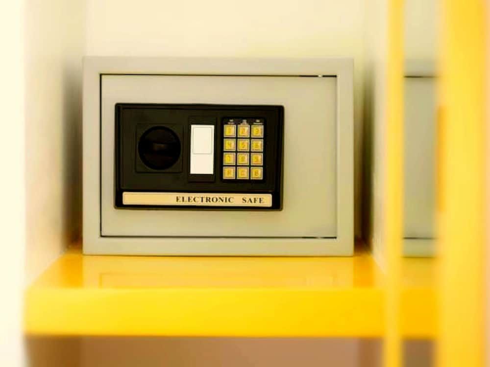 Amaris Hotel Nagoya Hill - Batam Smart Room Twin 4