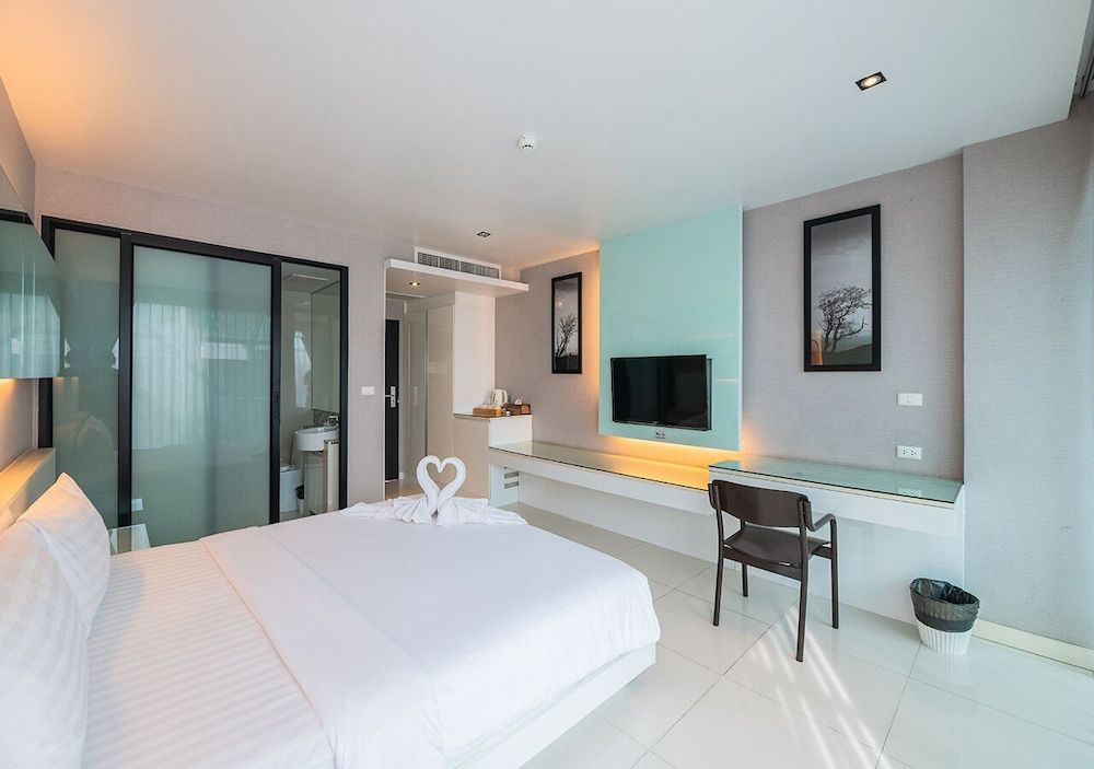 Serenotel Pattaya Beach Front