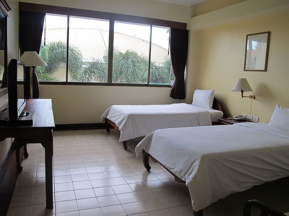 Mae Pim Resort Hotel Superior Twin room 4