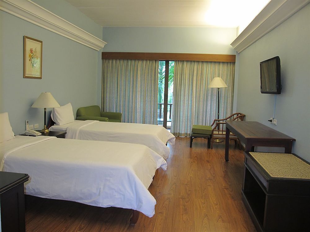 Mae Pim Resort Hotel Deluxe Twin room 5