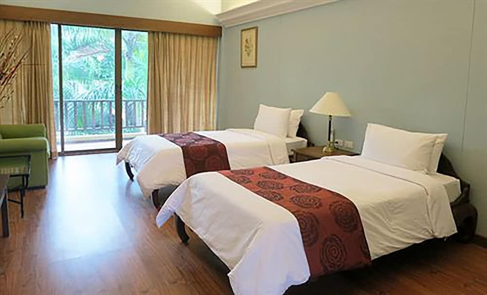 Mae Pim Resort Hotel Deluxe Twin room 7