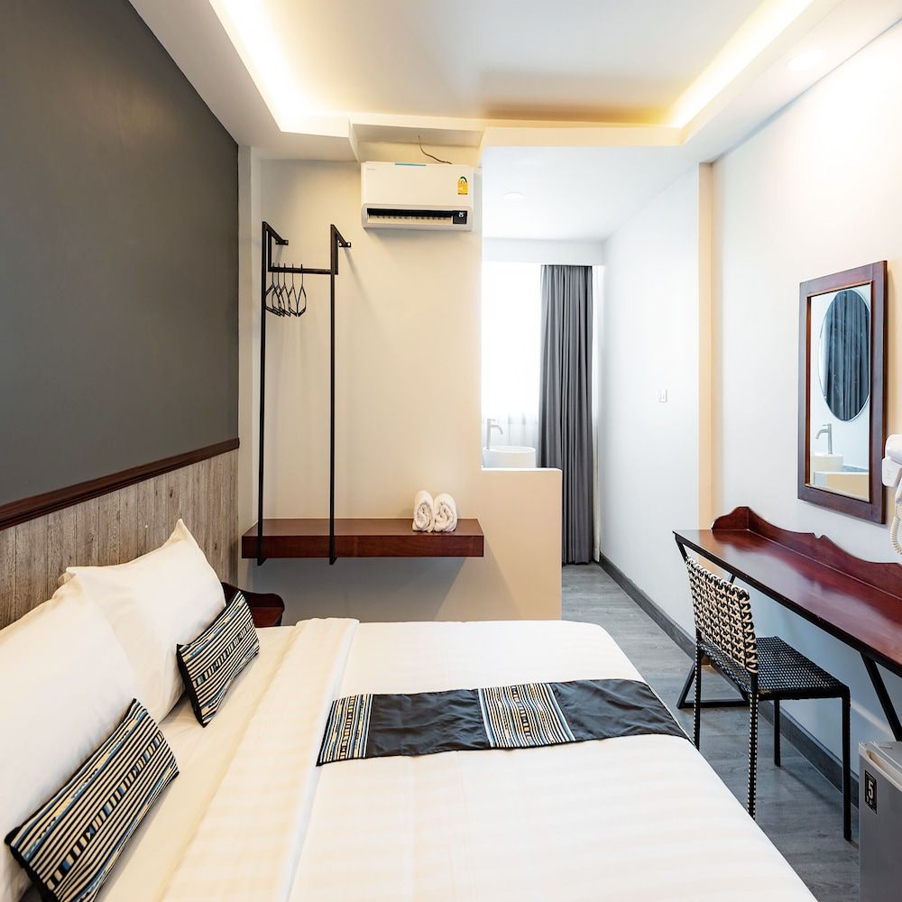 Luck Thai Hotel Standard Double Room 3