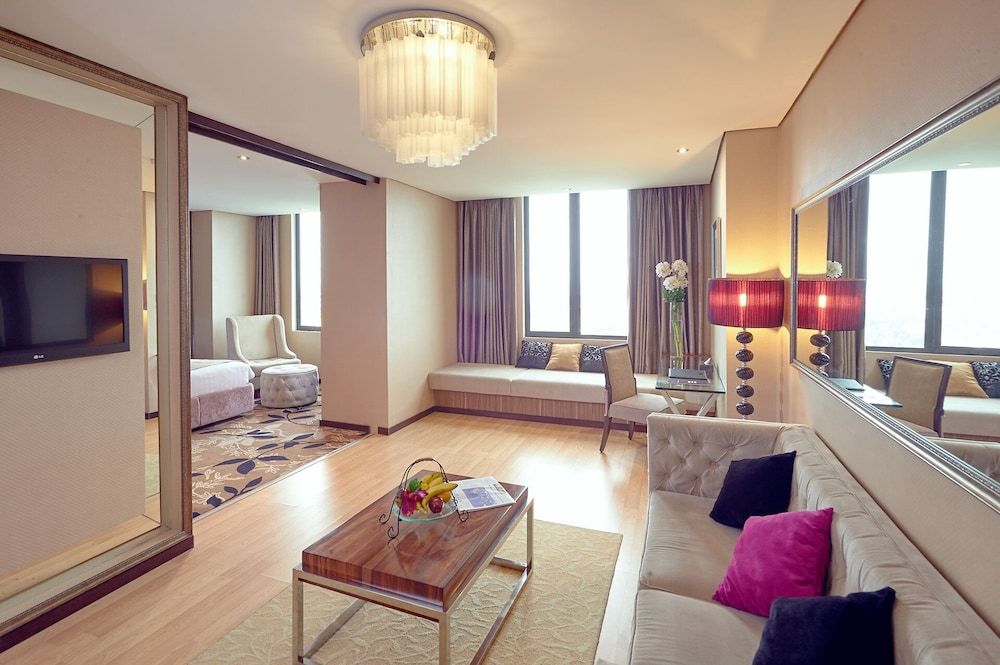 Royalle Suite