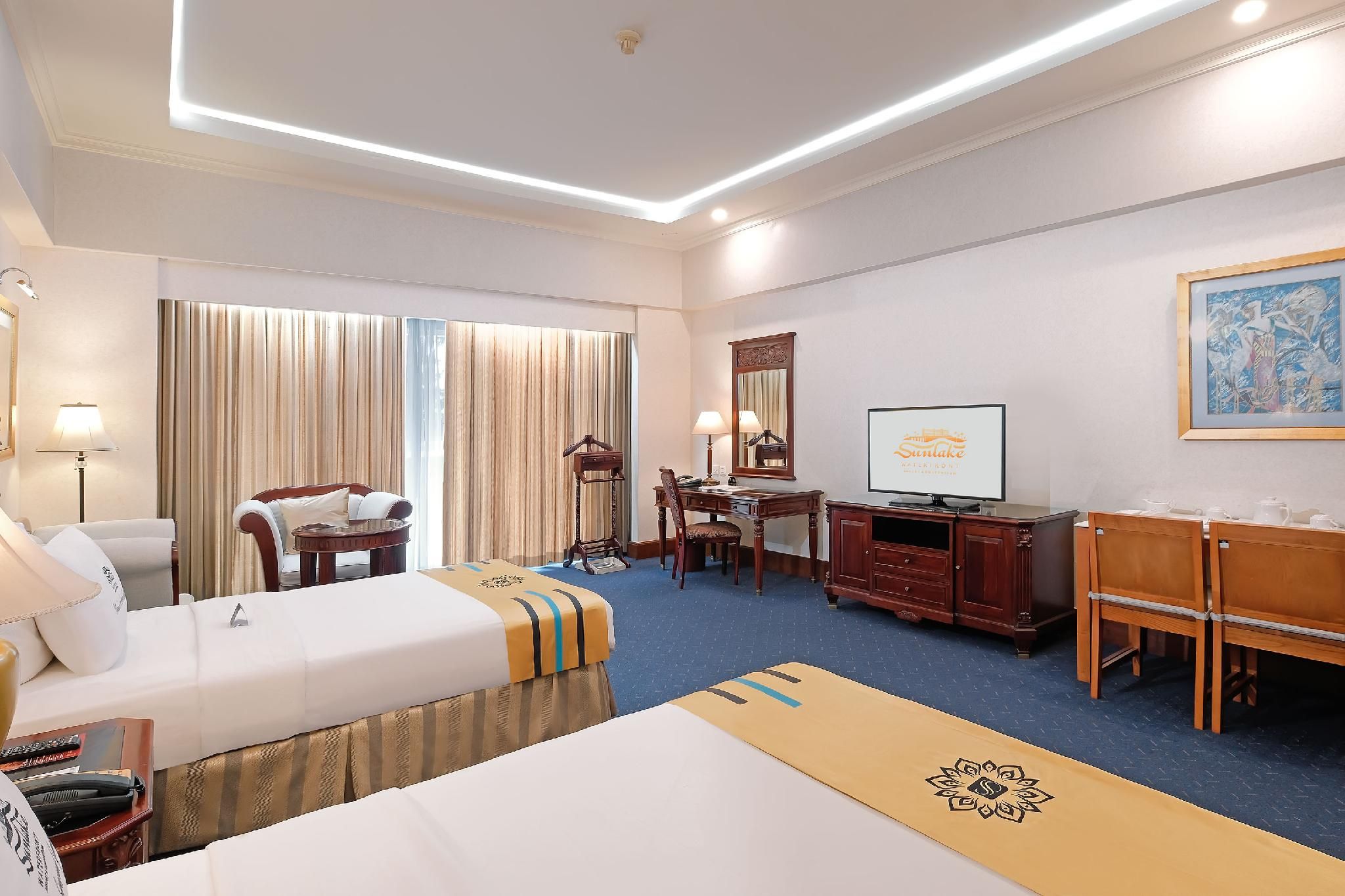 Family Suite with Balcony