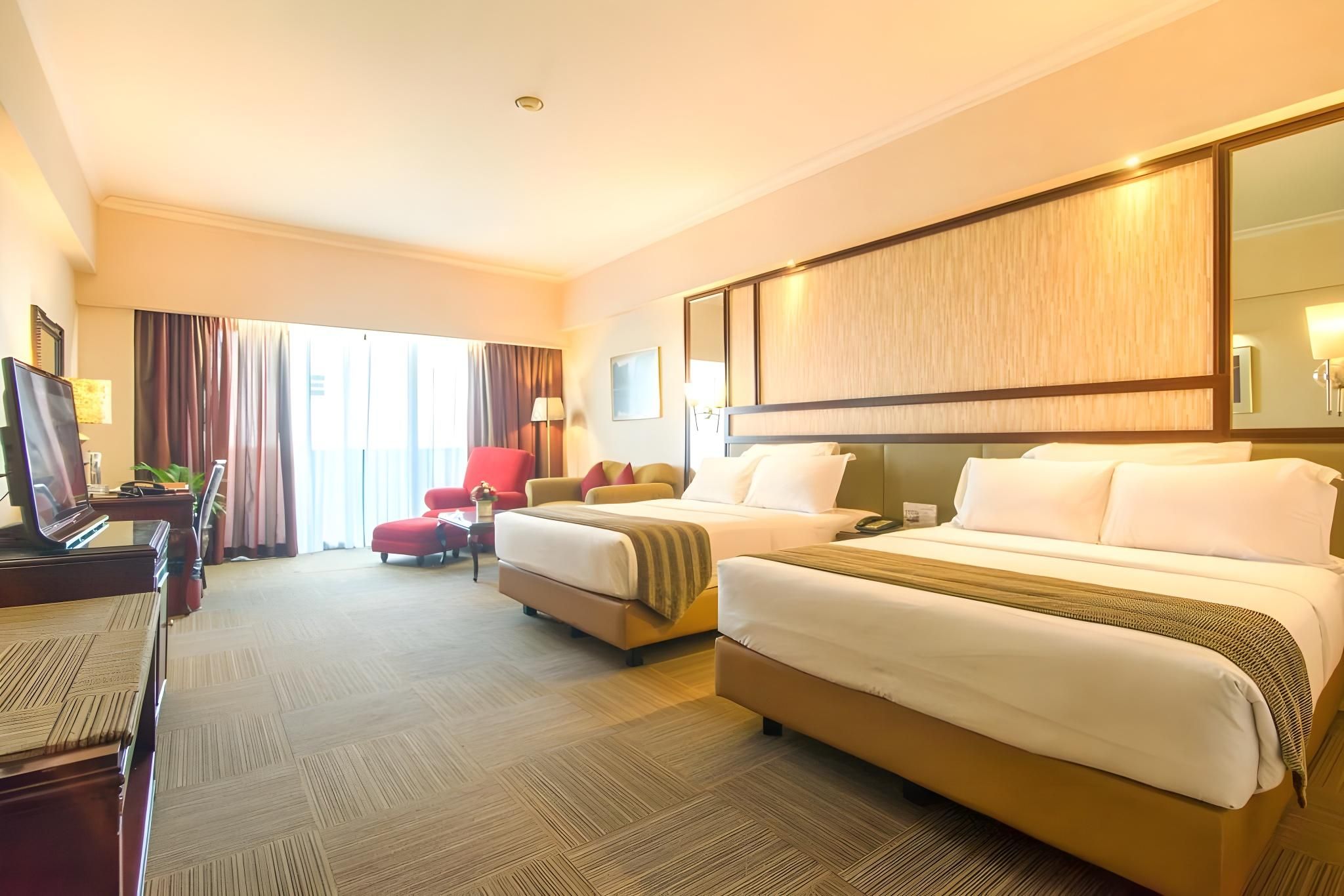 Deluxe Family Room