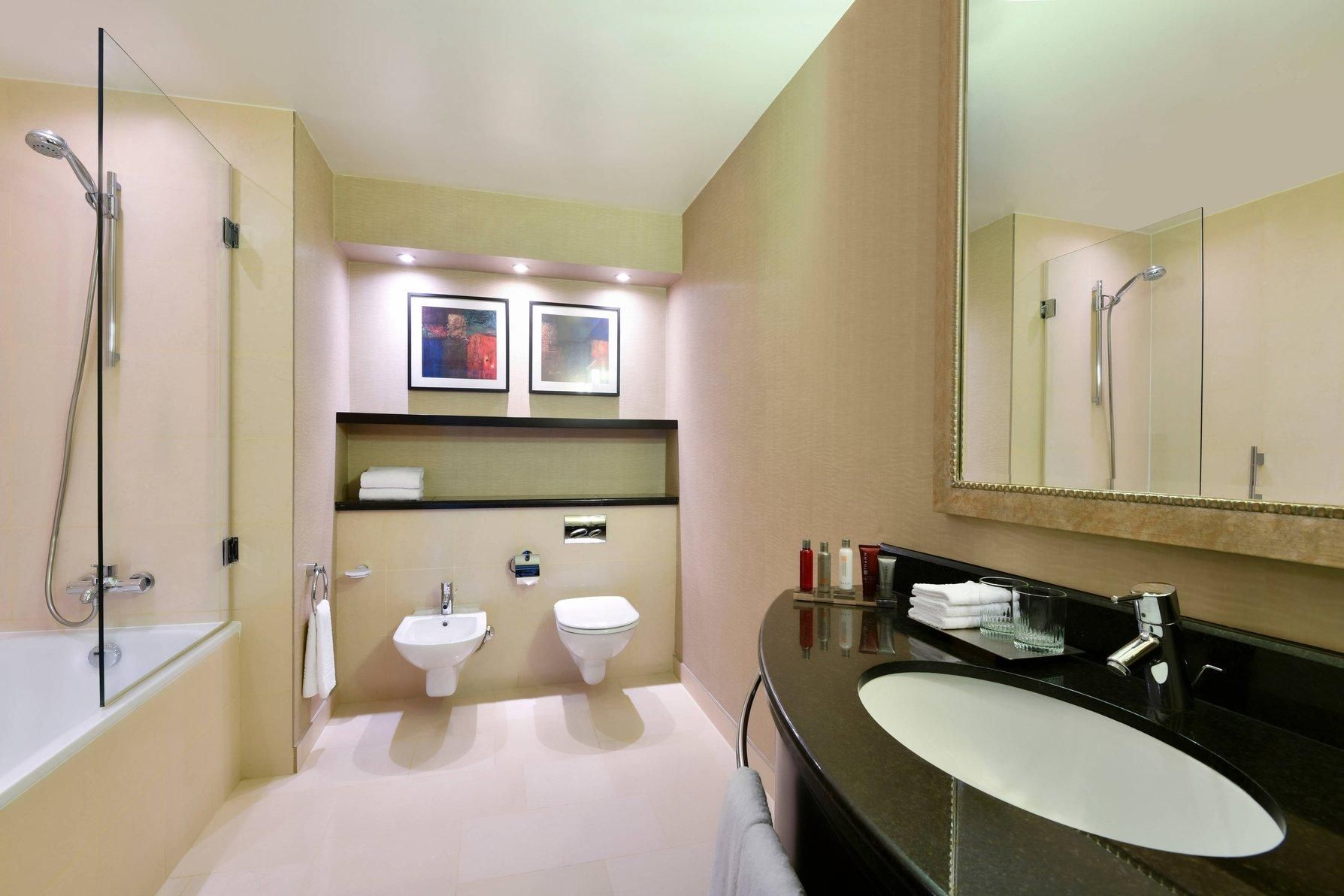 2 Bedroom Apartment, Bedroom 1: 1 King, Bedroom 2: 1 King, High floor