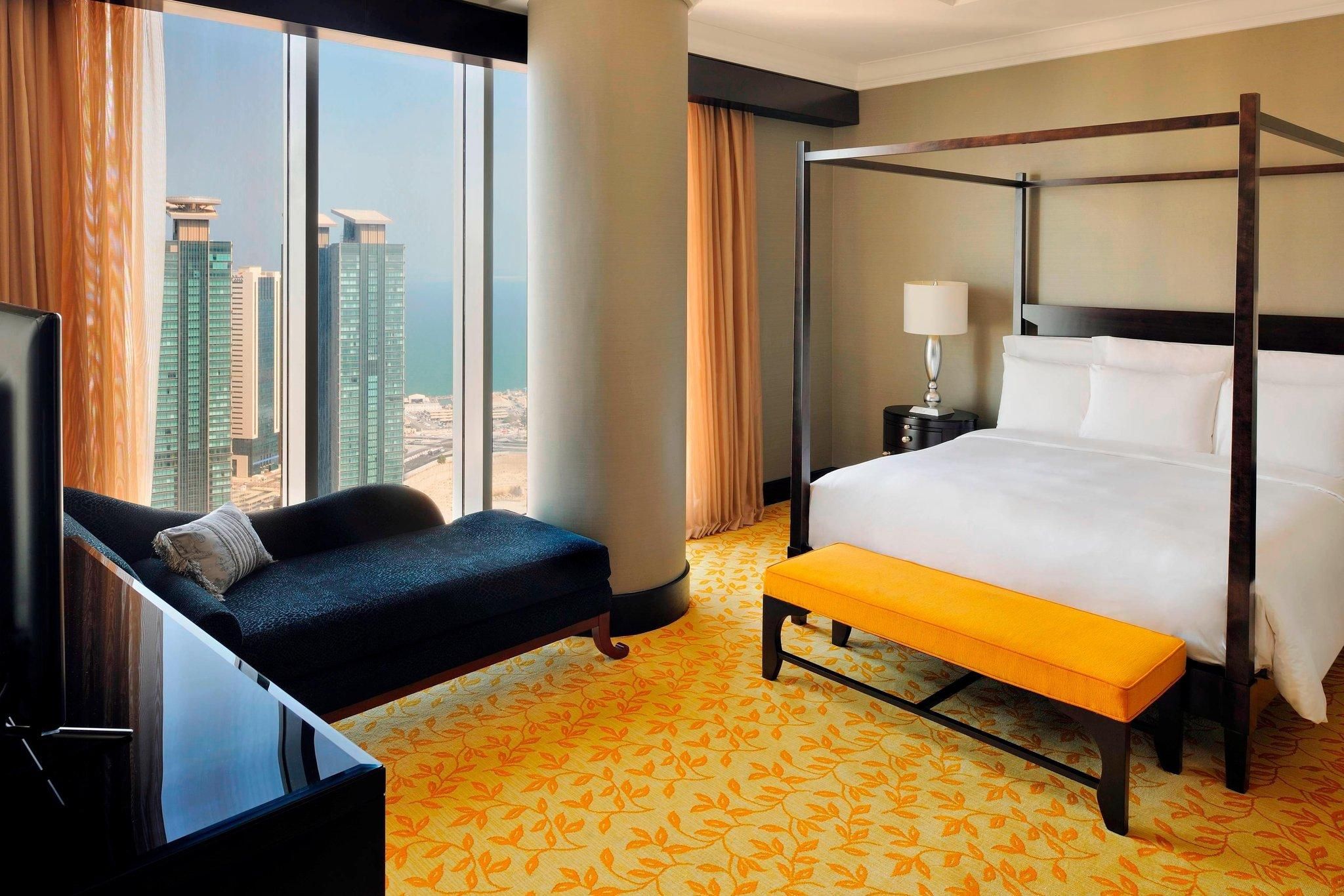2 Bedroom Presidential Suite, Bedroom 1: 1 King, Bedroom 2: 1 King, Partial sea view, Top floor