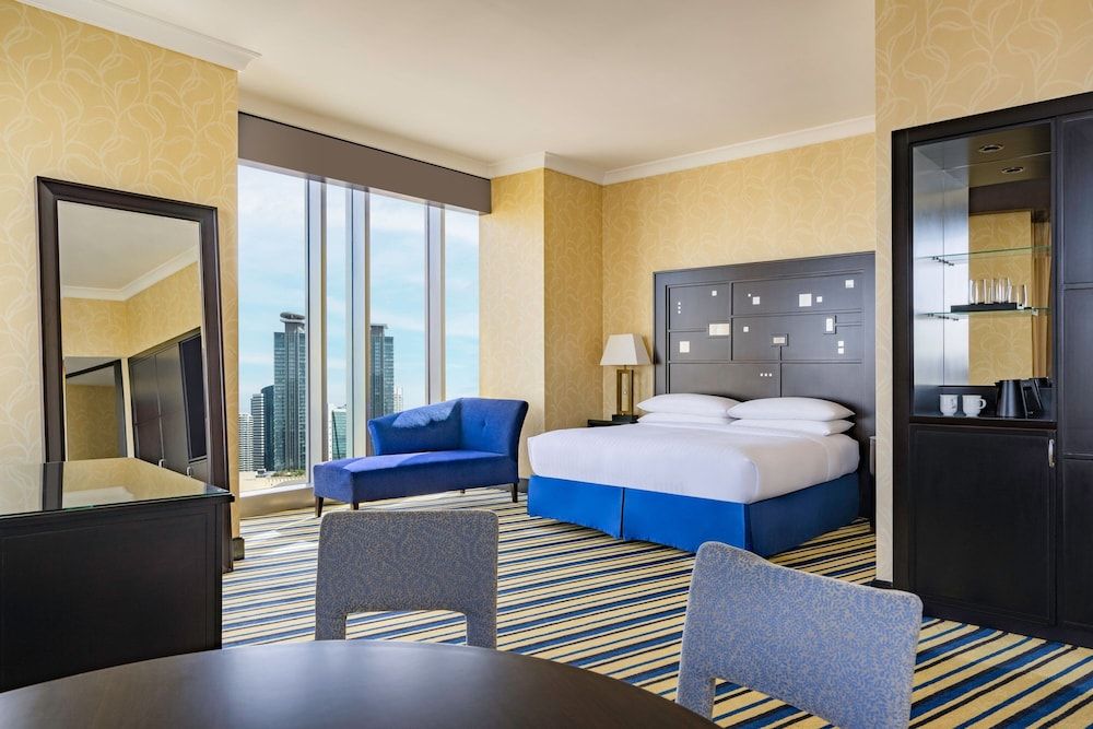 Junior Suite, 1 King Bed, Partial Sea View