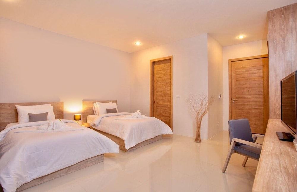 Lemonade Phuket Deluxe Twin Room 6