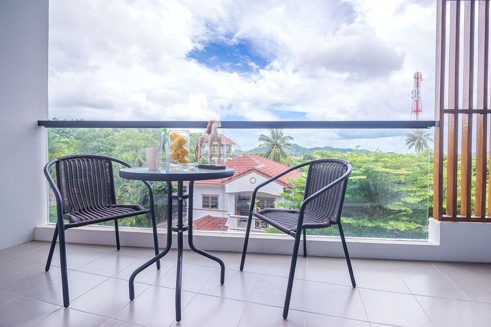 Lemonade Phuket Deluxe Twin Room 9