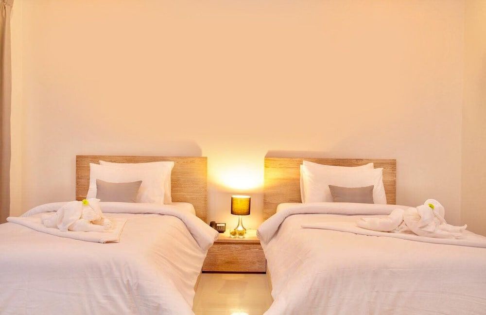 Lemonade Phuket Deluxe Twin Room 3