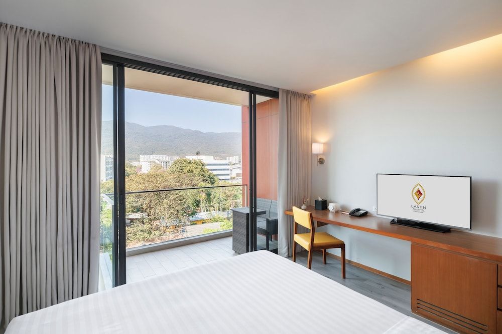 Eastin Tan Hotel Chiang Mai Superior Premium Mountain View with Bathtub 5