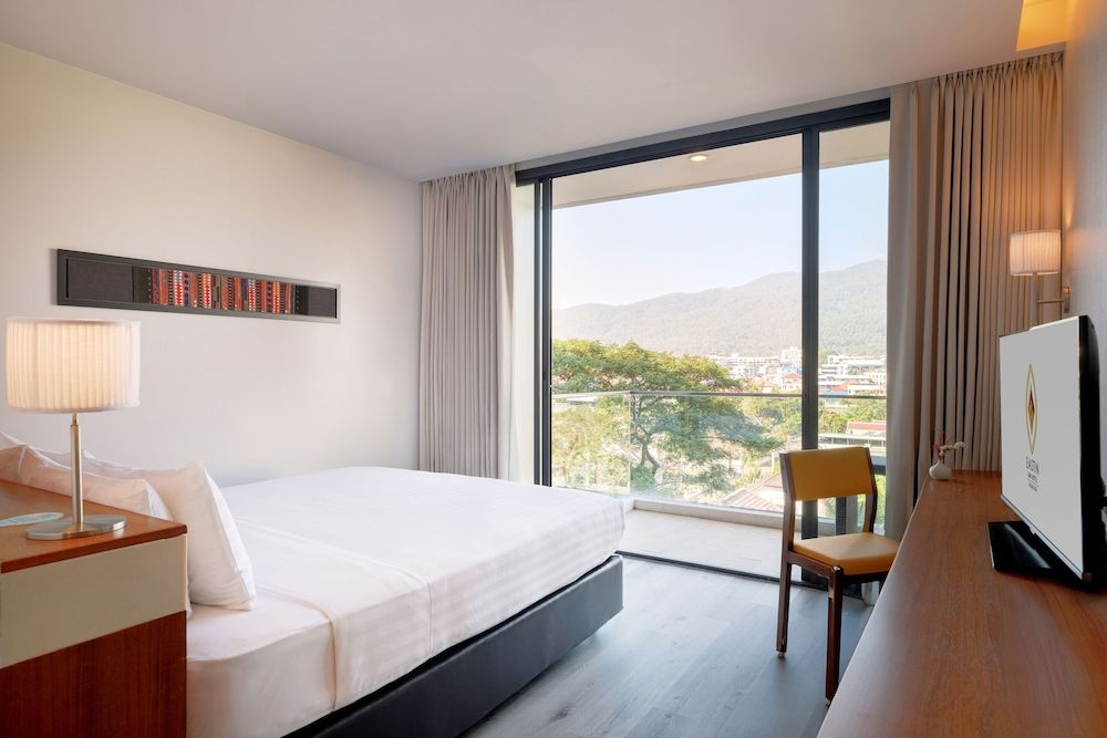 Eastin Tan Hotel Chiang Mai Superior Premium Mountain View with Bathtub 2