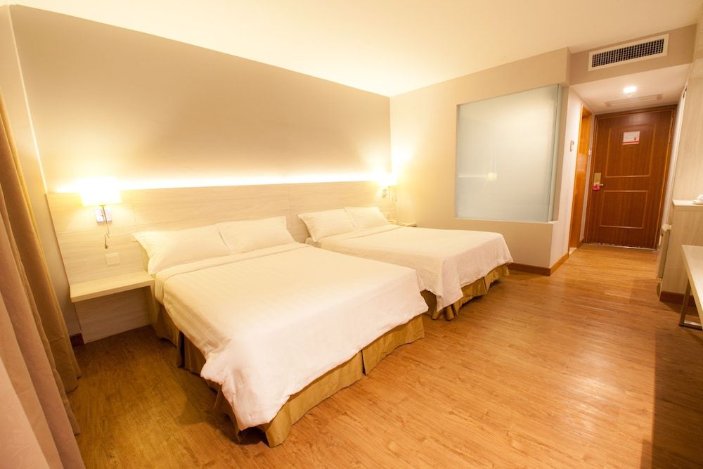 Hotel Malaysia Quadruple Room 2