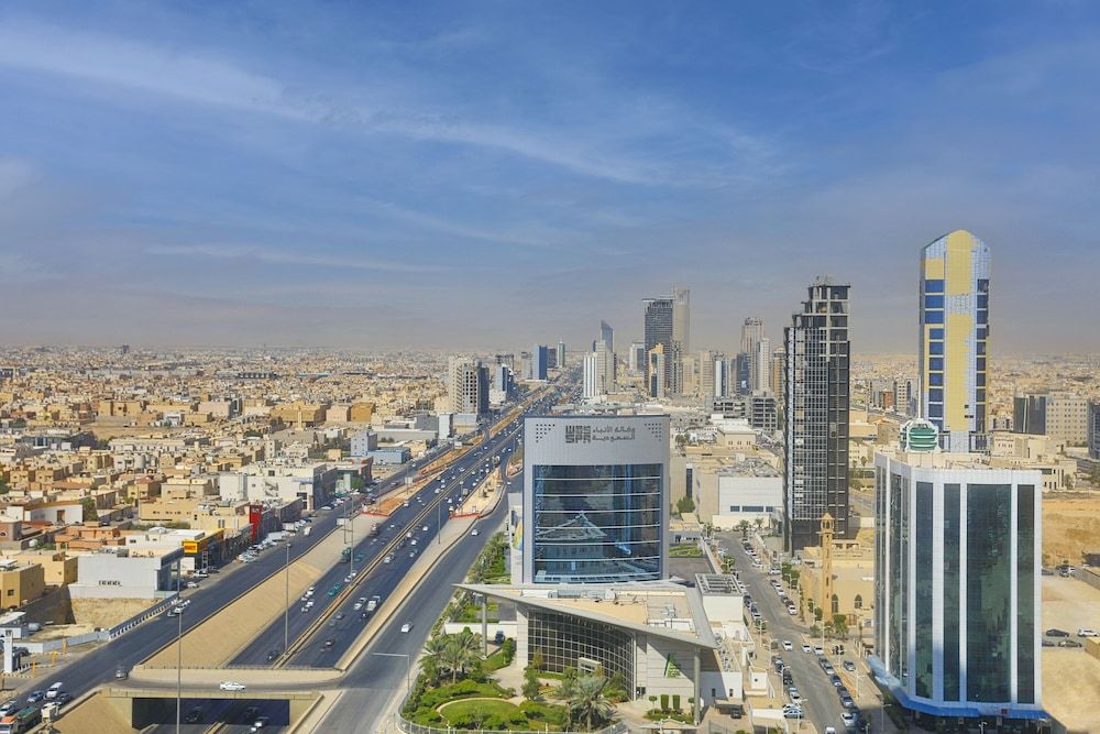 JW Marriott Hotel Riyadh Deluxe Room, 1 King Bed, Non Smoking, City View 7