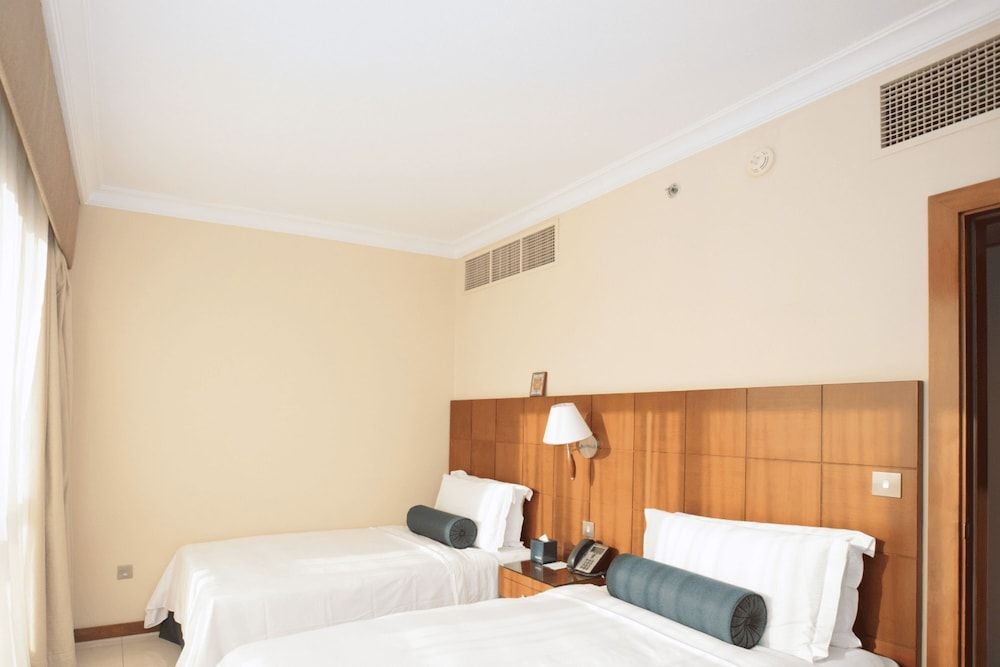 Al Rawda Arjaan by Rotana Suite, 2 Bedrooms, City View (King Bed and Twins) 2